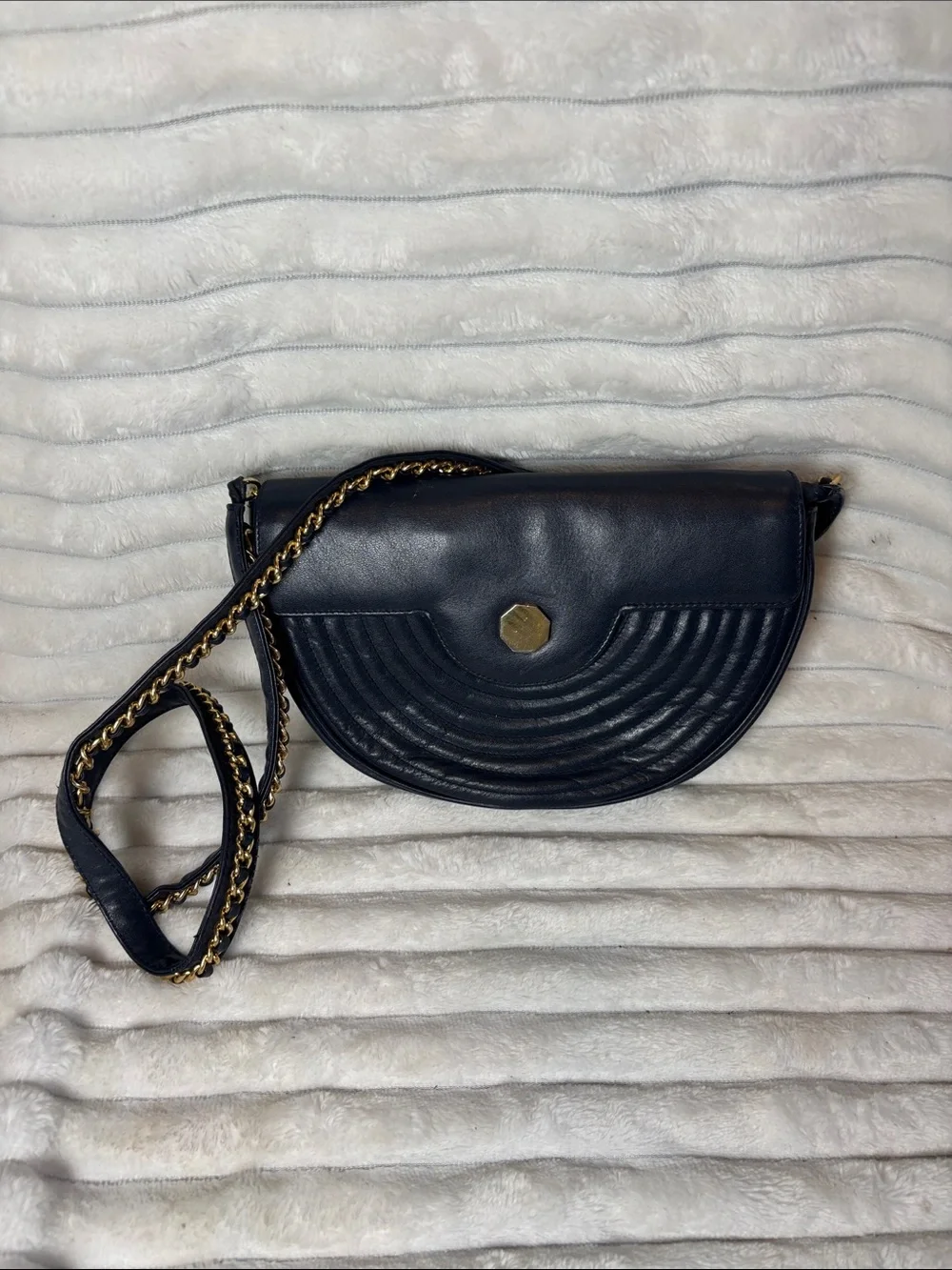 Pantera Vintage Navy Semi-Circle Leather Crossbody Bag with Gold Chain